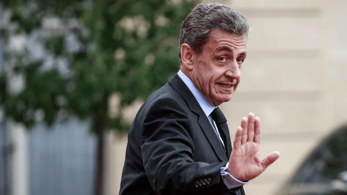 Sarkozy sale de prisión tras 20 días: apelará condena por conspiración en financiamiento de Gaddafi para su campaña de 2007