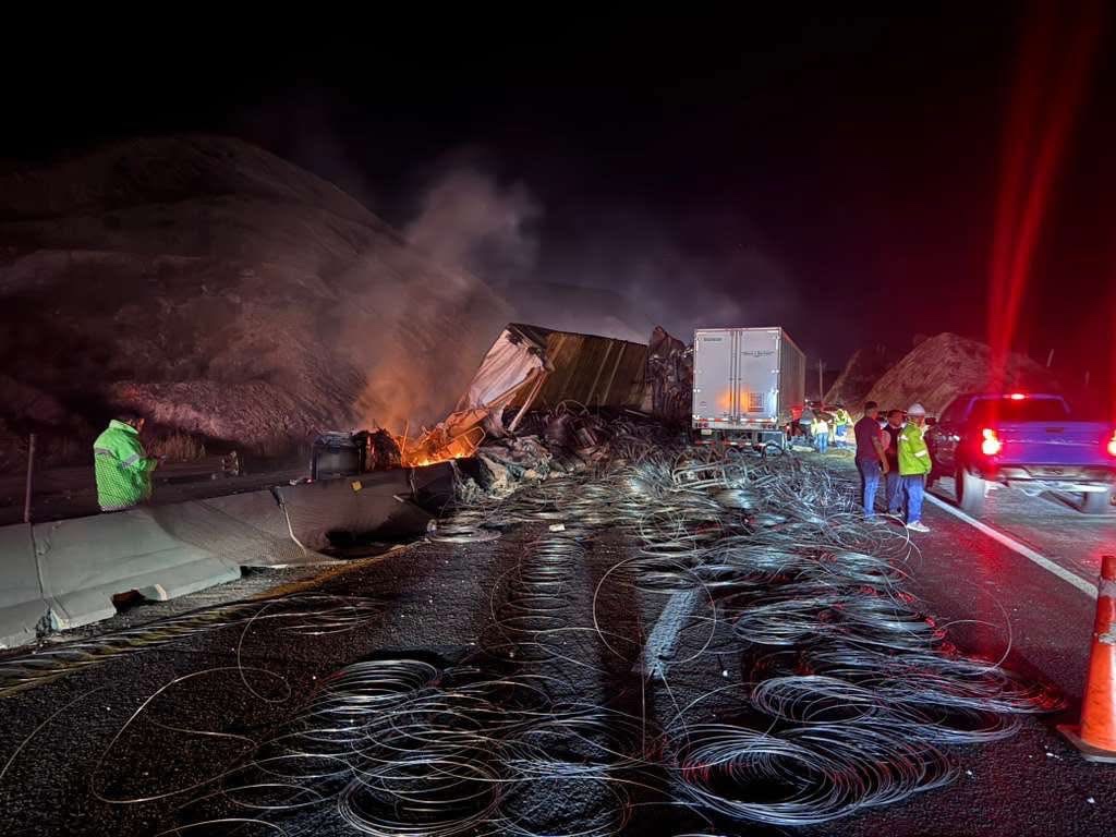 Trágico Choque Múltiple e Incendio Paraliza la Autopista Monterrey-Saltillo: Una Mujer Trasladada al Hospital
